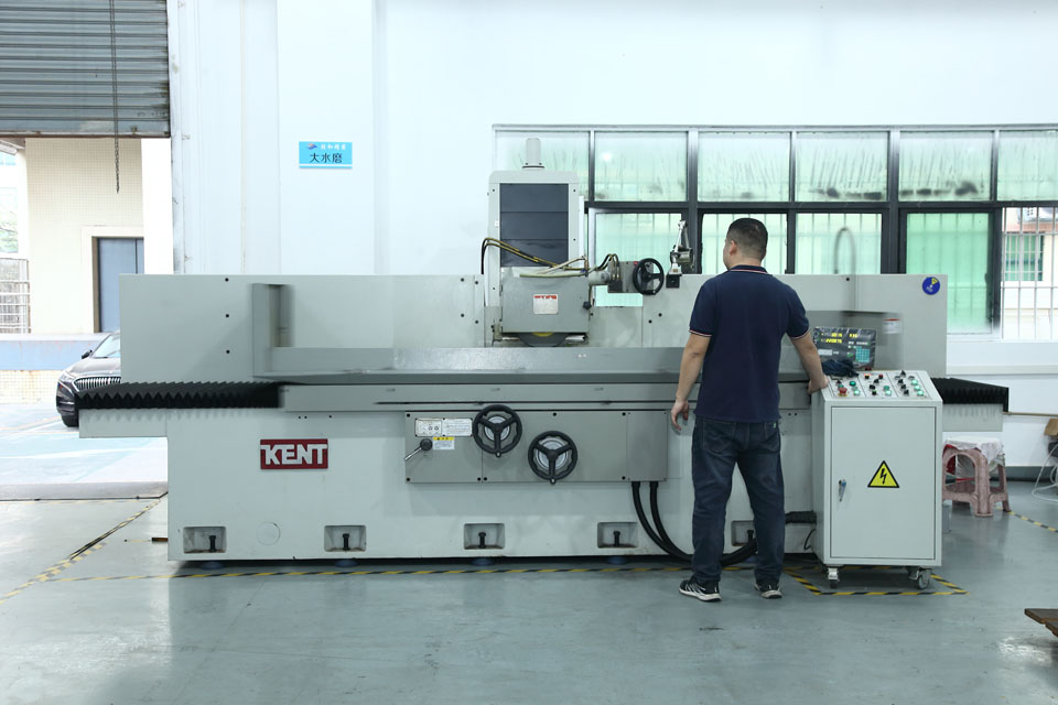 公司實力-大磨床